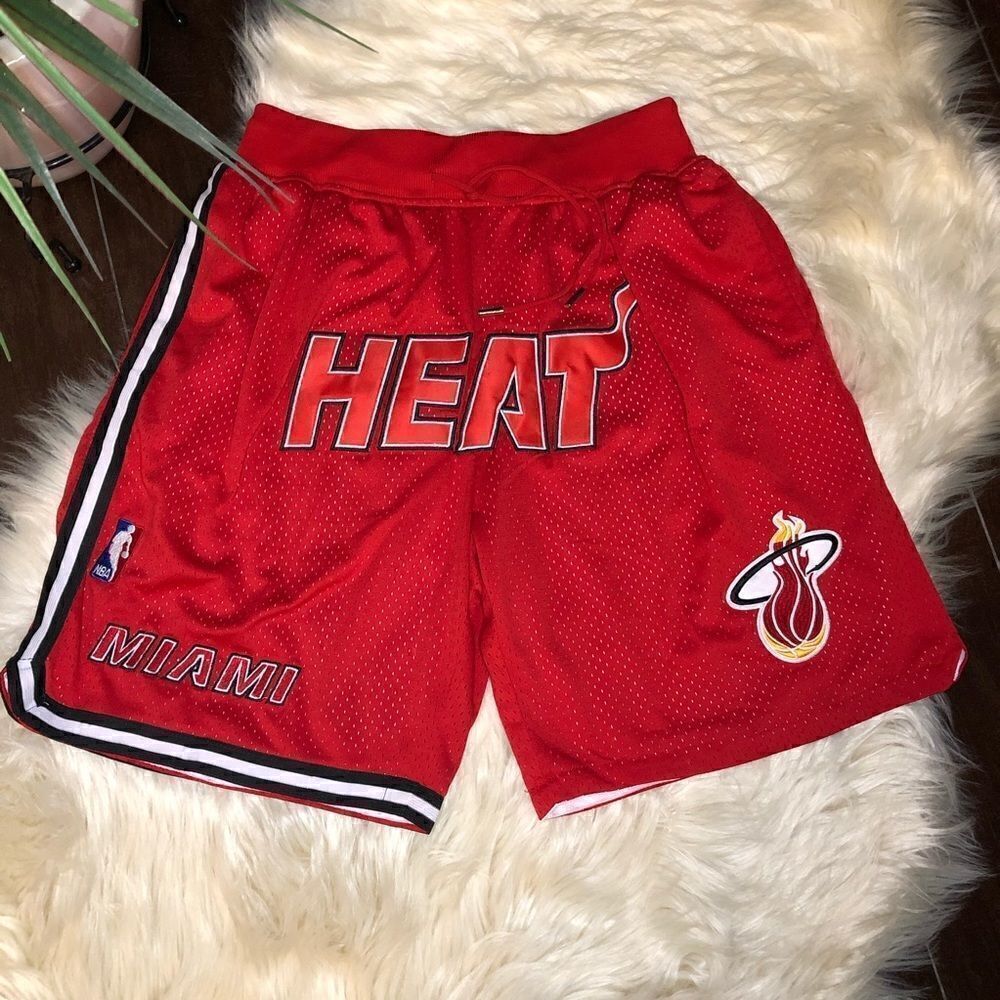 🔥HP🔥 4/18 Miami Heat Mitchell & Ness Black/Red Shorts sz LG